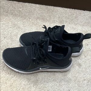 Nike Women's Black and White Athletic Shoes